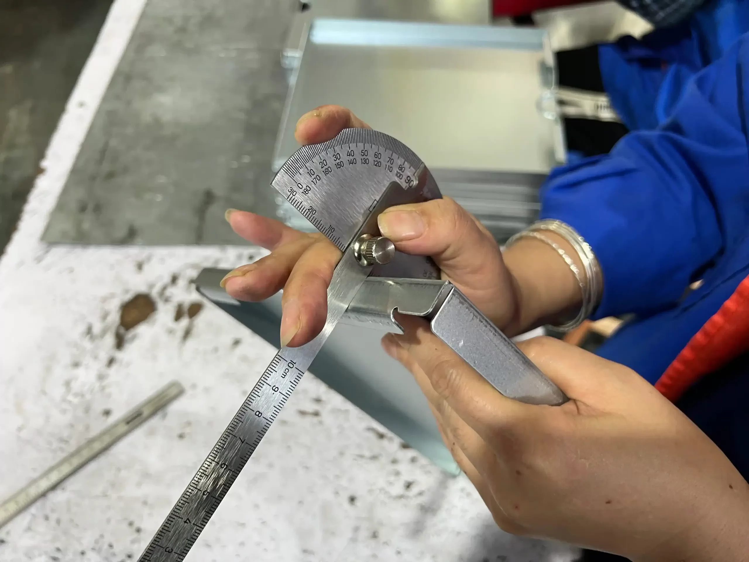 Angle ruler measuring part angle